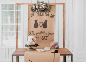 wedding sign paying tribute to pet cat